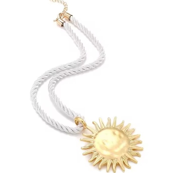 Anthropologe new adjustable Gold Sun Pendant Necklace - Picture 10 of 12